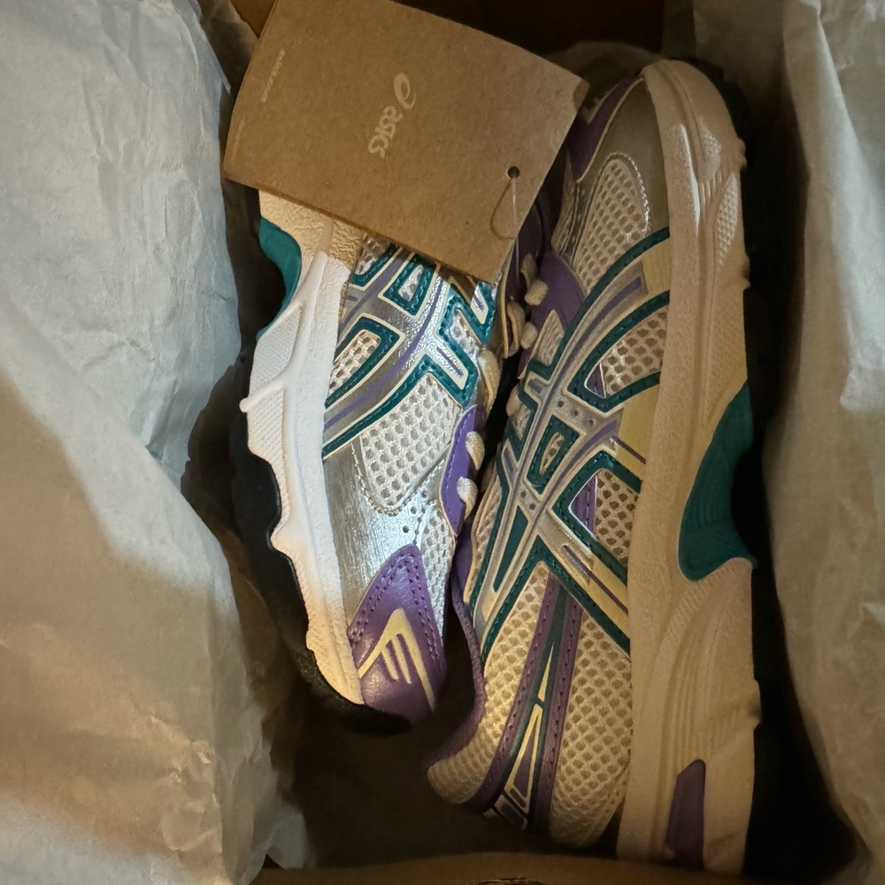 ASIC for kids size 13K